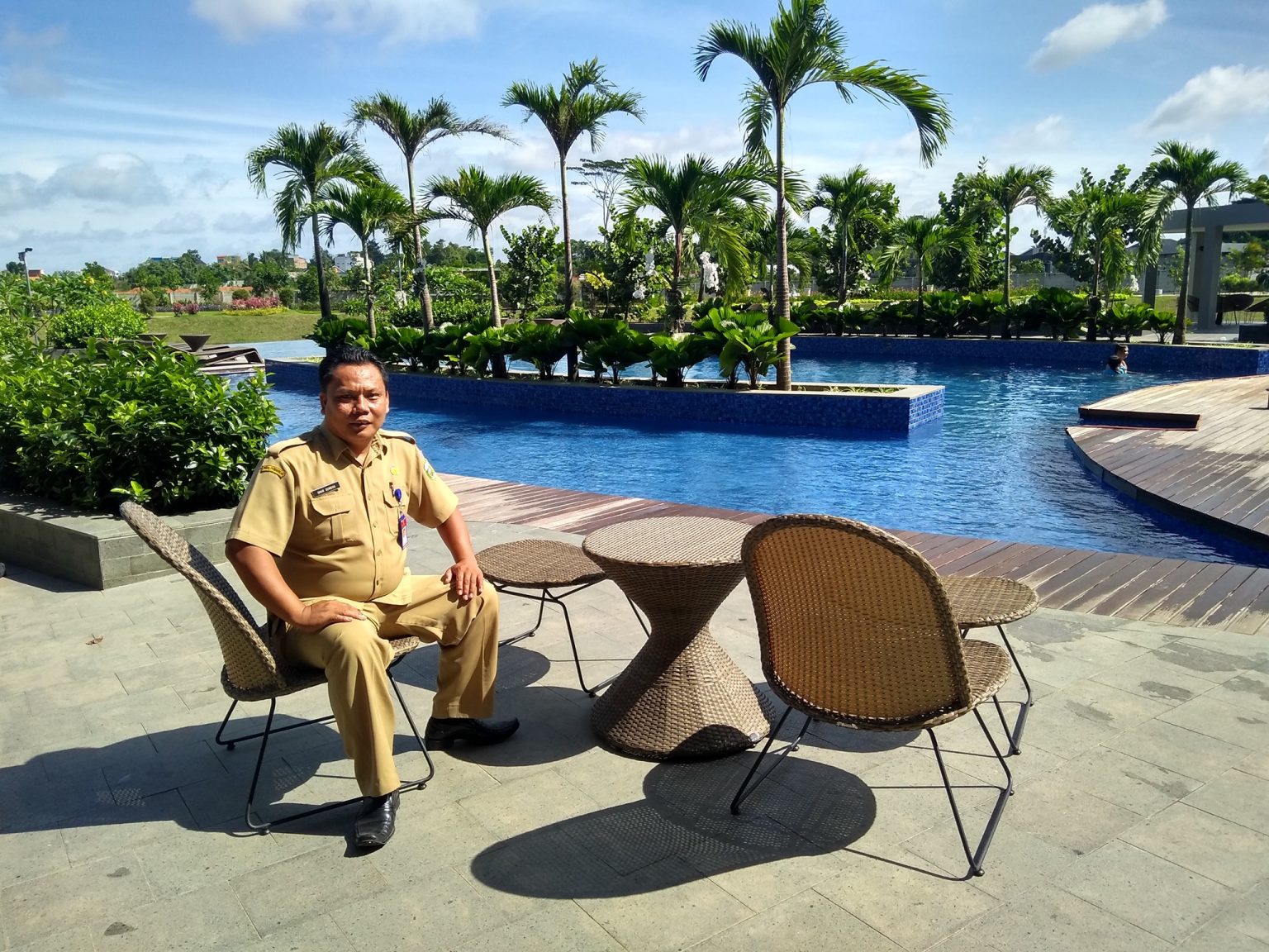 Review Kolam Renang Hotel Santika Palembang. Segar Dan Natural ...