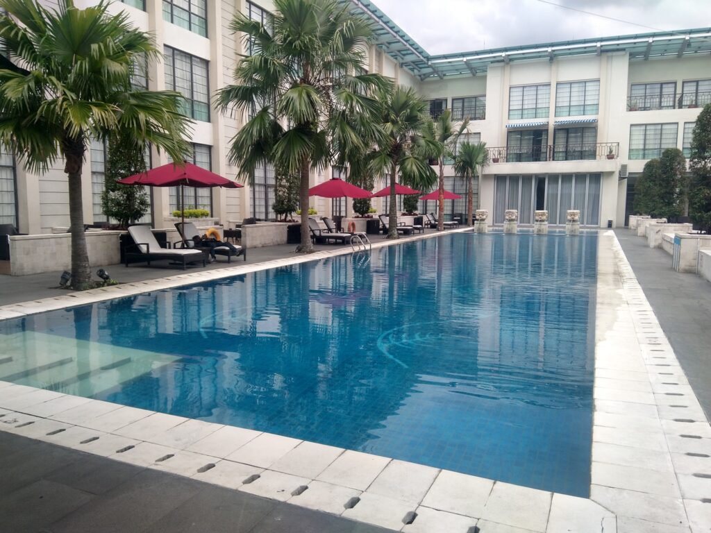 13 Hotel Di Medan Yang Ada Kolam Renang. Adem Dan Bikin Ketagihan ...