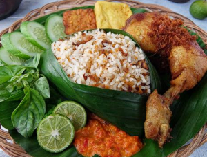 IndoHolidayTourGuide | 15 Makanan Khas Jawa Barat yang Wajib Dicoba